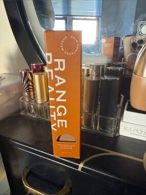 Range Beauty True Intentions Hydrating Foundation - Baked